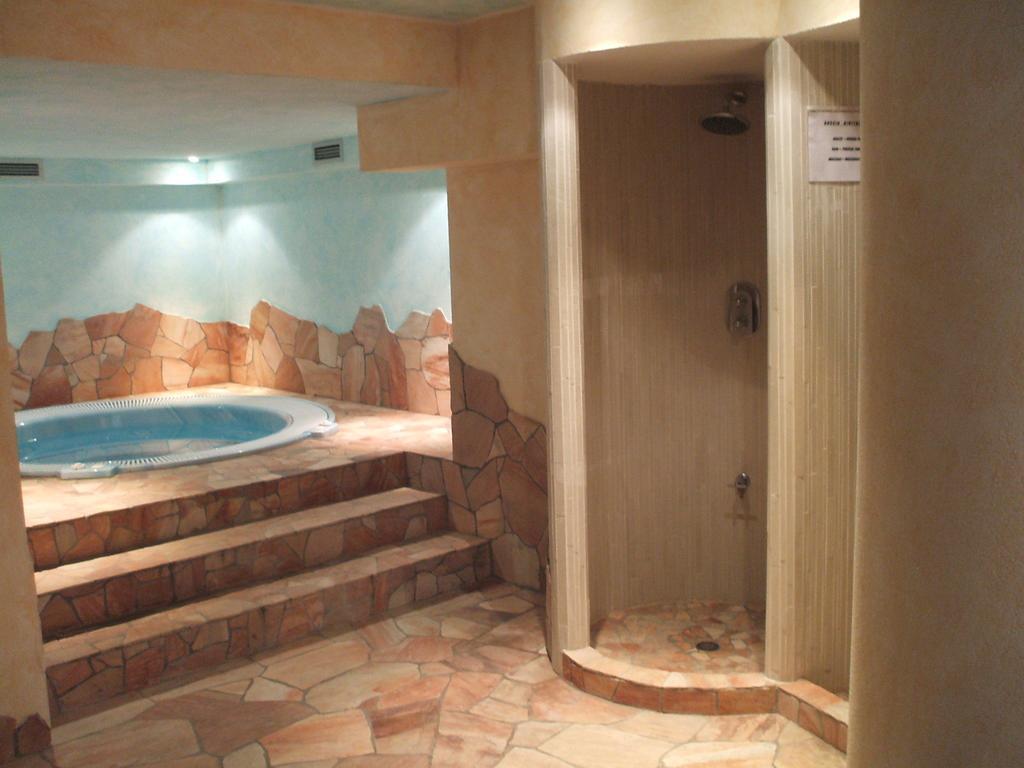 Garni Costa Verde Bocenago Екстер'єр фото