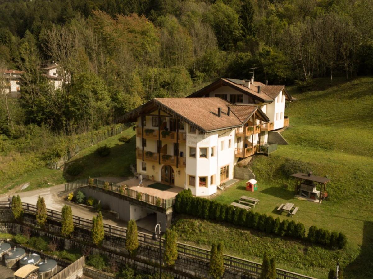 Garni Costa Verde Bocenago Екстер'єр фото
