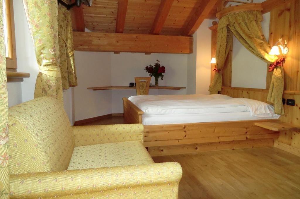 Garni Costa Verde Bocenago Екстер'єр фото