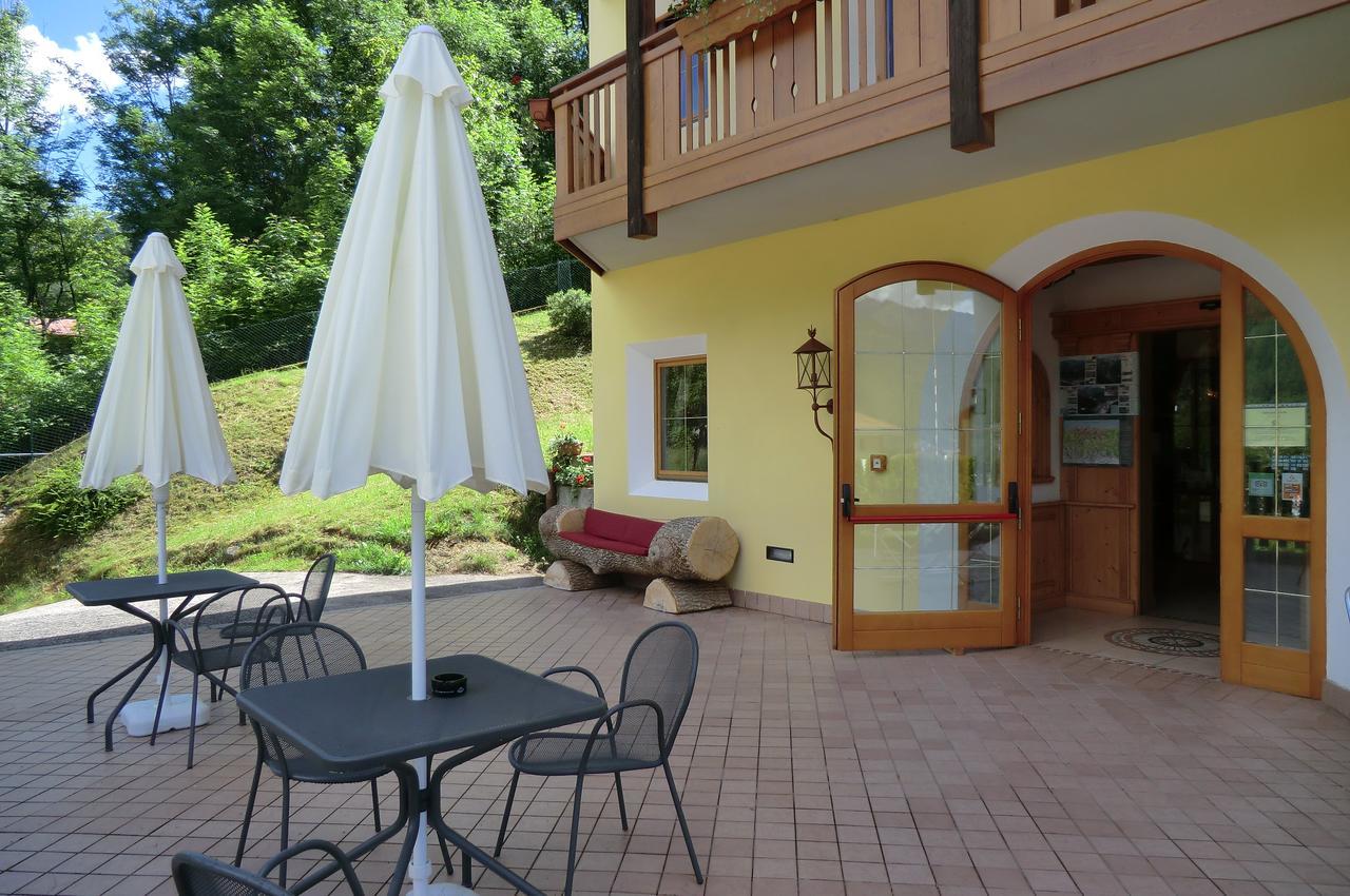 Garni Costa Verde Bocenago Екстер'єр фото